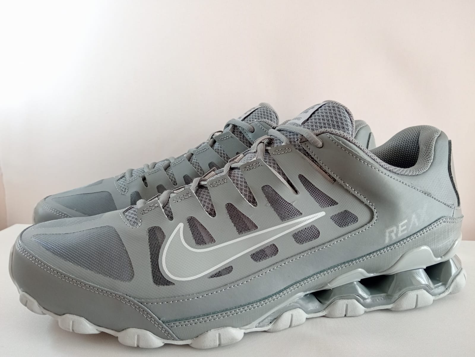 Nike Reax