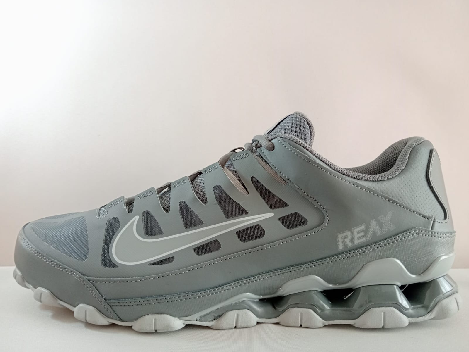 Nike Reax