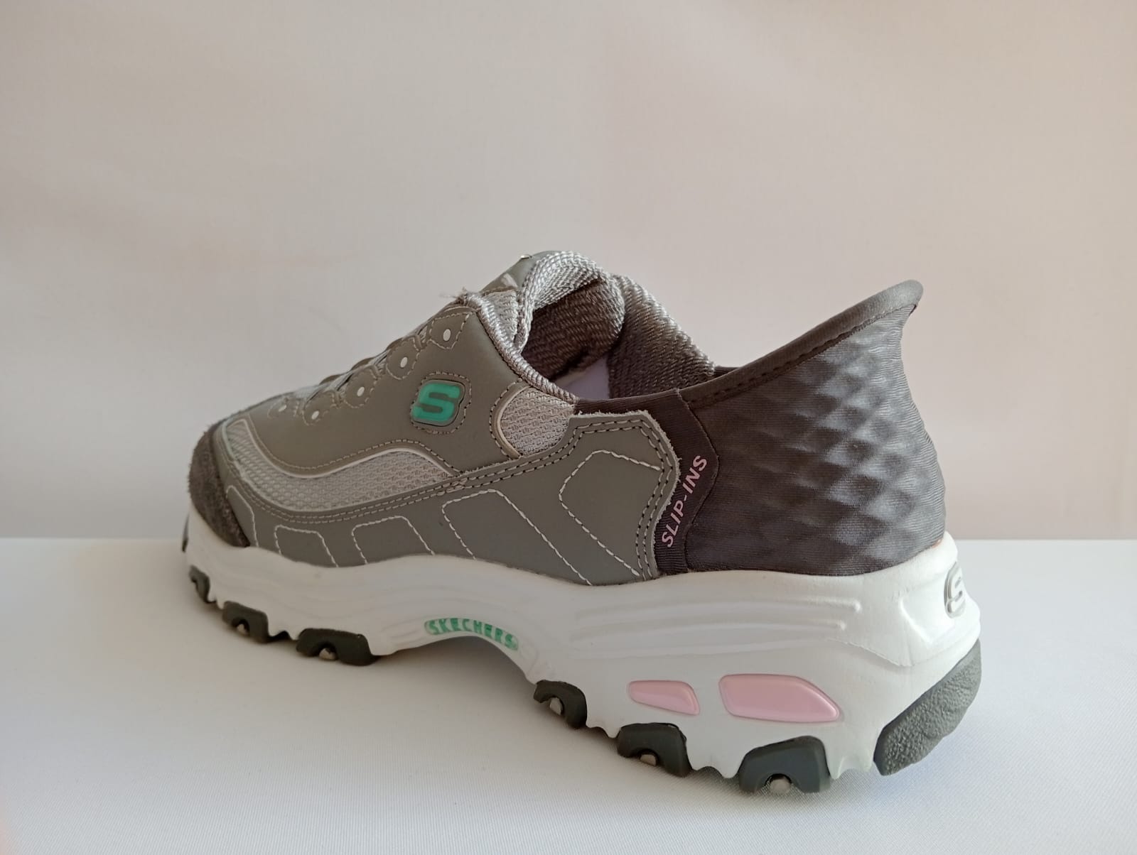 Skechers D’Lites – Slip-Ins